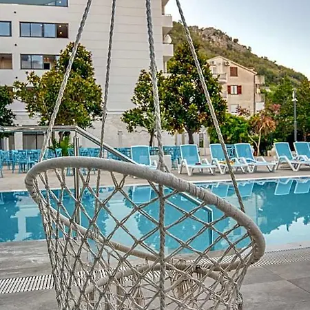 Hotel Montenegrina & 4*