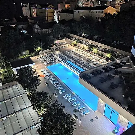 Montenegrina & Hotel 4*
